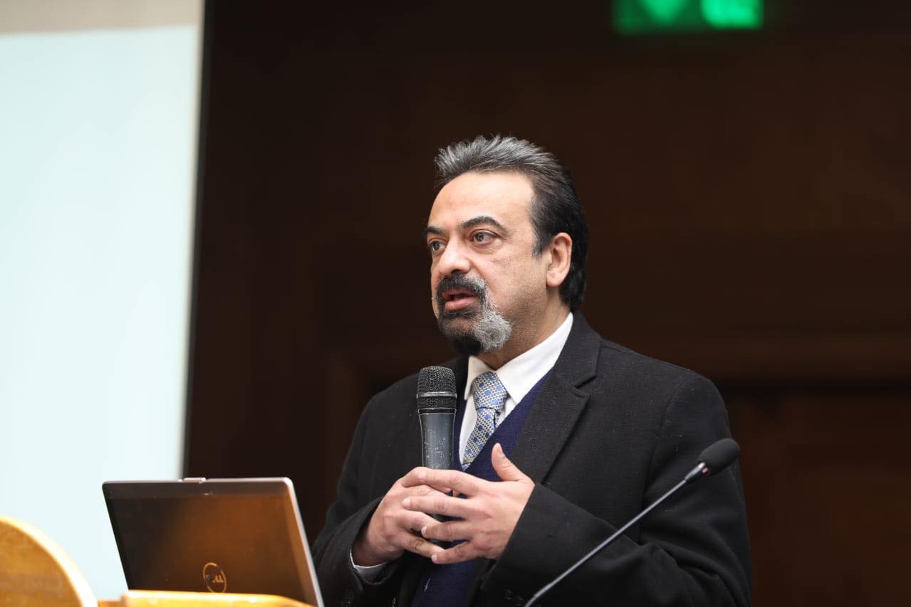 البحيرة خالية من