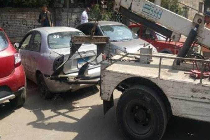 رفع 77 مركبة متروكة ومتهالكة من الشوارع