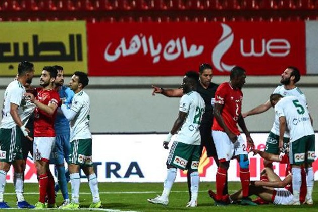الأهلي يواجه المصري البورسعيدي في الدوري الممتاز.. الليلة