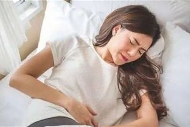 طرق فعّالة للتخلص من تقلصات الدورة الشهرية فورًا