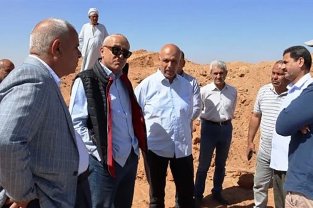 مسئولو الإسكان يتفقدون مشروعات الوزارة بمدينتى العاشر من رمضان والعبور الجديدة