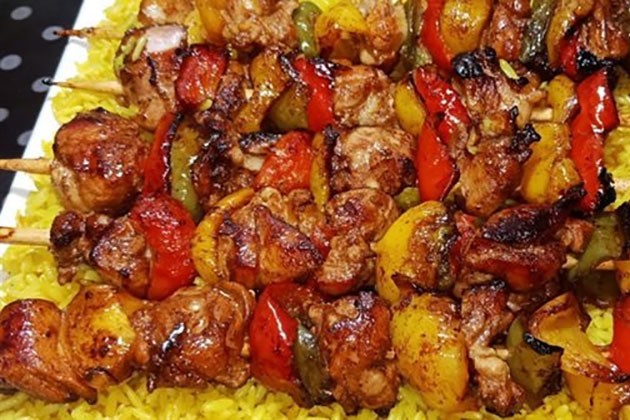 طريقة عمل مكرونة بالفلفل الملون والشيش طاووق وأرز بالكاري