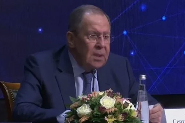 شاهد .. وزير الخارجية الروسي: لا نقع في عزلة بل منفتحون على التعاون