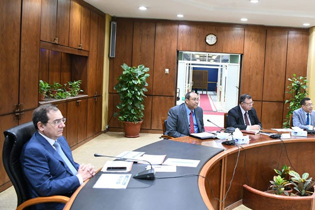 وزير البترول: تحويل 440 ألف سيارة للغاز الطبيعي حتى الآن