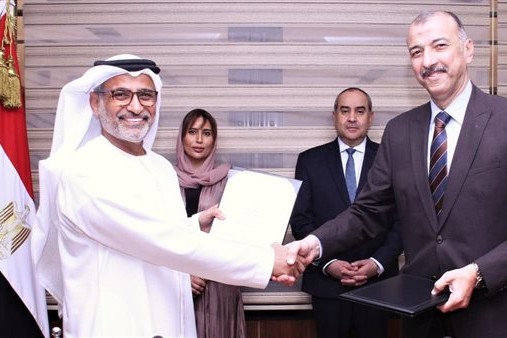 توقيع مذكرة تفاهم بين سلطتي الطيران المدني المصري والإماراتي