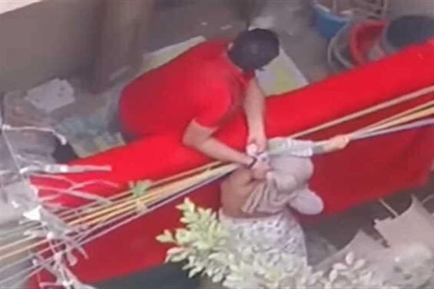 مفاجأة في التحقيقات مع والد