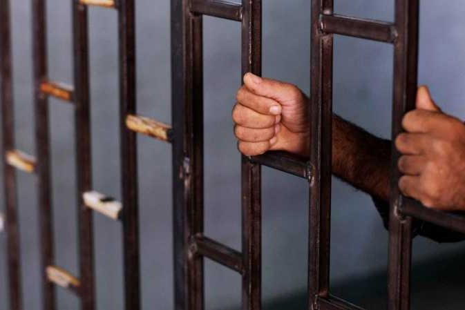 حبس عطار انتحل صفة صيدلي فى الجمالية