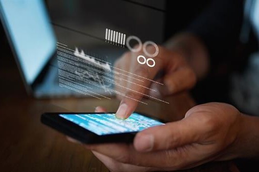 إسبانيا: اختراق وسرقة بيانات من هواتف رئيس الوزراء ووزيرة الدفاع