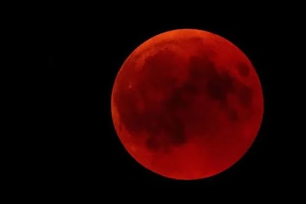 ظاهرة فلكية غريبة تشهدها الأرض غدًا