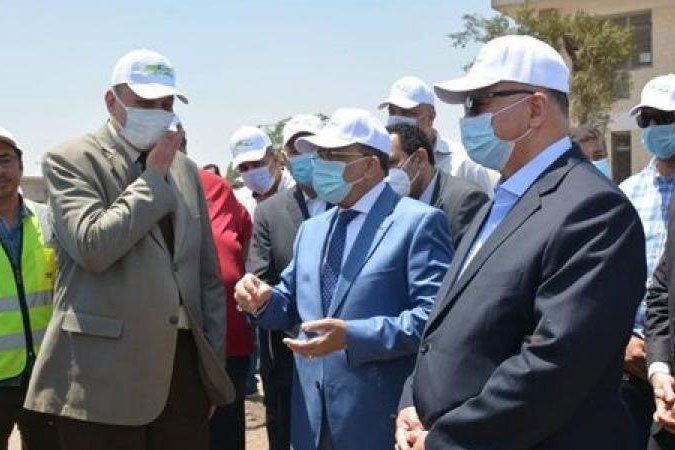 وزير التنمية ومحافظ القاهرة يتابعان سير منظومة العمل في مصنع السلام لمعالجة المخلفات