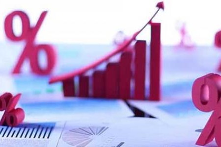 شاهد .. خبير يكشف السيناريوهات المتوقعة لحسم مصير الفائدة