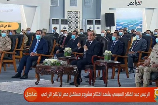 شاهد .. السيسي: الناس بتقول لما بعمل مداخلات هاتفية بالبرامج هو عنده وقت