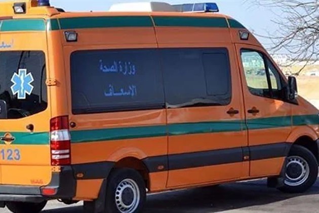 انقلاب سيارة بالوادي الجديد ومصرع سيدة وإصابة زوجها ونجليها