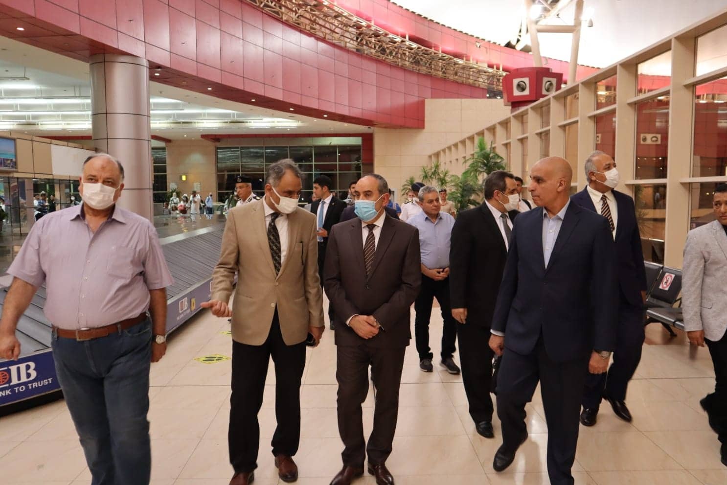 وزير الطيران يتفقد مطار شرم الشيخ ويوجه بتقديم كافة التسهيلات لضيوف مصر