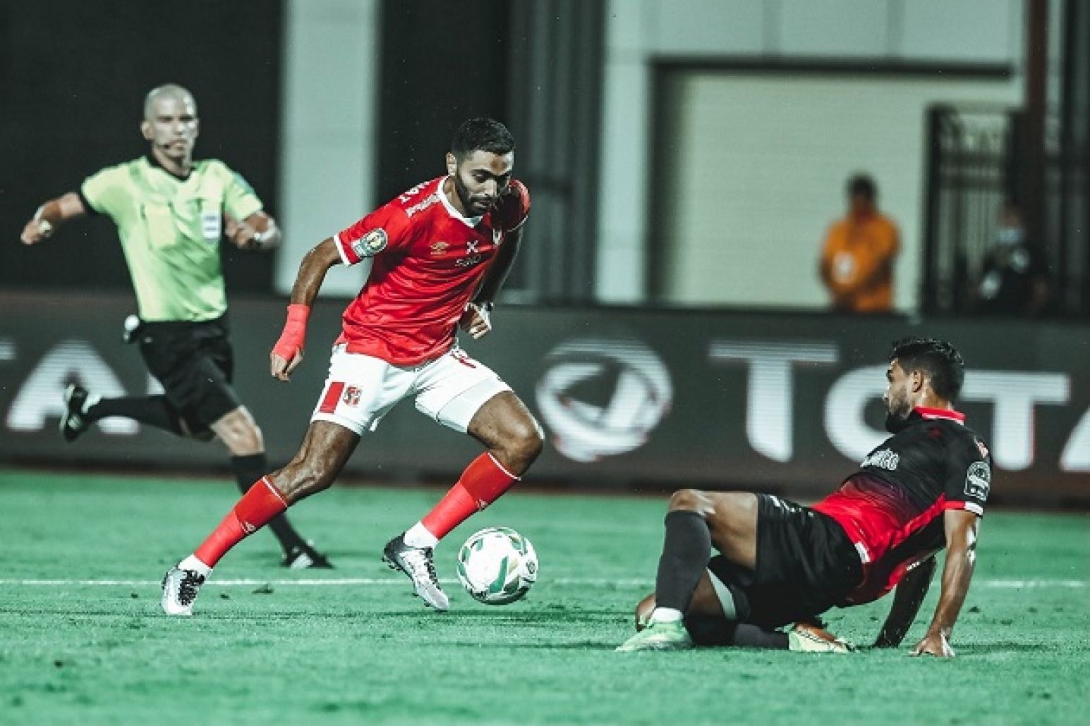 الفريق يترنح محليًا ويركز فى إفريقيا فقط..