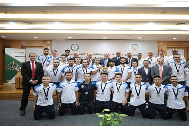 البنك الأهلي المصري يكرم فريق كرة الصالات