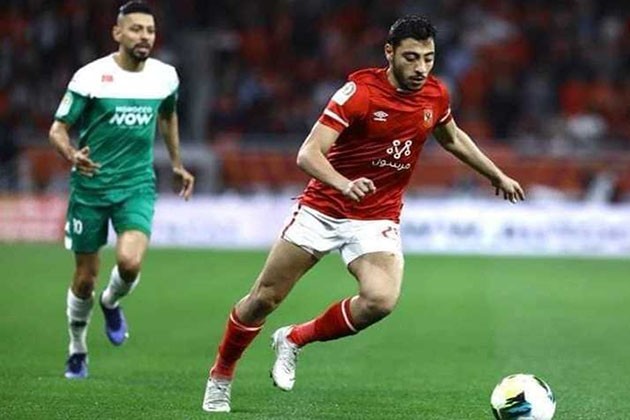 الأهلي ينهي اجراءات سفر أكرم توفيق إلى النمسا