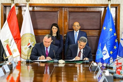 وزيرا التعاون الدولي والتنمية المحلية يشهدان توقيع بروتوكولات بدء تنفيذ مشروعات استثمارية