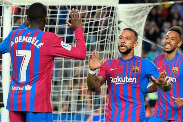 برشلونة يبحث عن مهاجم بديل لديباي