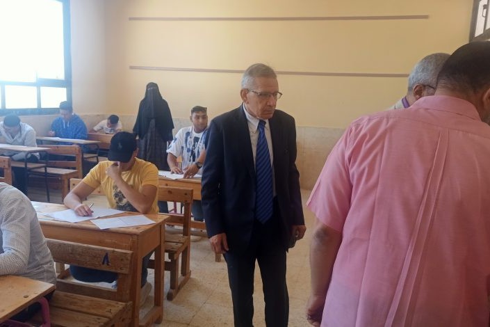 جروبات الغش الإلكتروني تتداول امتحانات الدبلومات الفنية