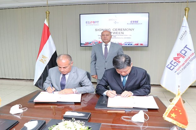 وزير النقل يشهد توقيع عقد تأجير العبارة الرياض لشركة MACNA السعودية