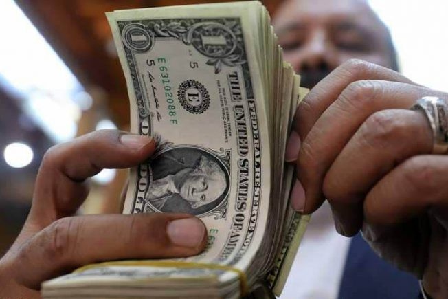 مصر ترفع سعر الدولار الجمركي إلى 18.64 جنيه