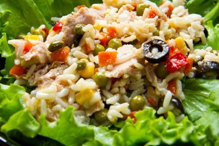 سلطة الأرز بالخضار بطريقة صحية