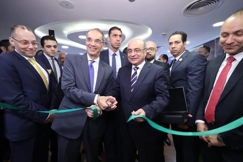 وزيرا العدل والاتصالات يشهدان افتتاح أول فرع توثيق مسائي داخل فرع شركة اتصالات مصر