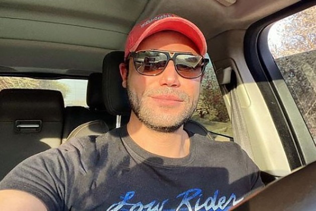 محمد إمام ينتهي من تصوير فيلم عمهم