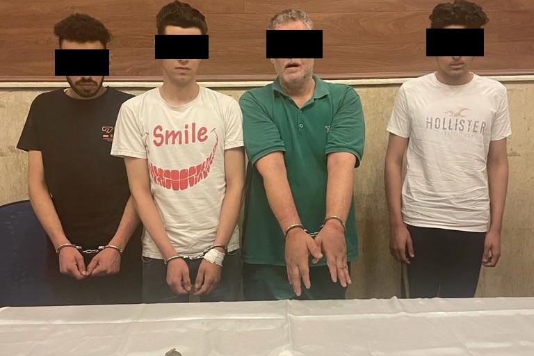القبض علي 4 أشخاص قصوا شعر شاب بسكين وشوهوا أذنه
