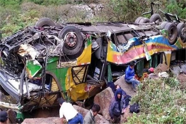 مصرع وإصابة 10 أشخاص إثر سقوط سيارة بقناة مياه في الهند