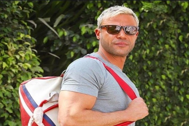محمد إمام يعلن أسماء دول تعرض فيلمه الجديد عمهم