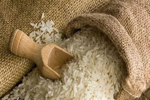 انخفاض سعر الأرز الأبيض رفيع الحبة إلى 10.5 جنيه