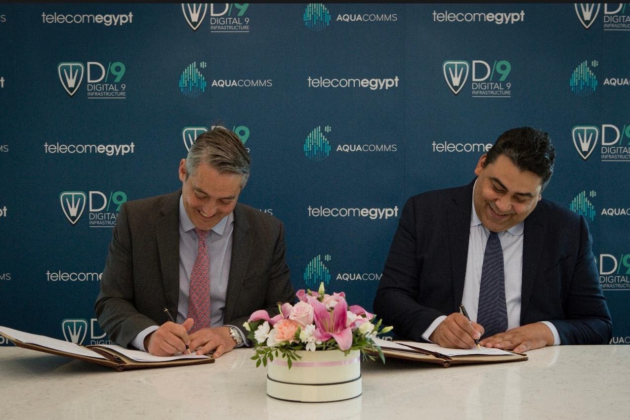 المصرية للاتصالات تقدم خدمة الإنزال والعبور عبر مصر للكابل البحري EMIC-1