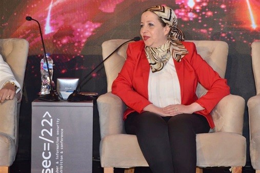 عبير خضر: البنك الأهلي قام بحملة توعية ضخمة للتحذير من التفريط في البيانات أو الأرقام السرية
