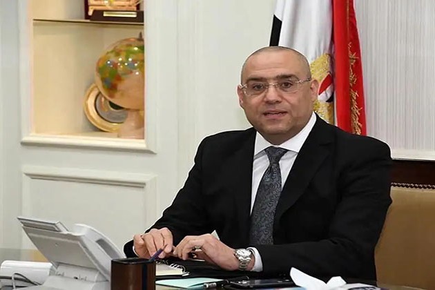 وزير الإسكان يتابع المشروعات الجارية بقطاعي المرافق والخدمات بمدينة طيبة الجديدة