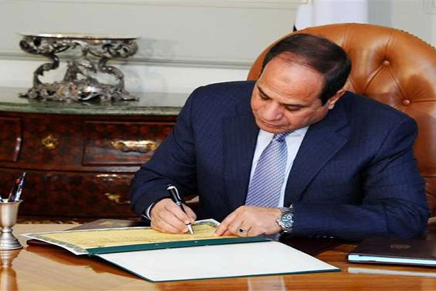 السيسي يصدر قرارًا بعزل المستشار محمد هاشم نائب رئيس مجلس الدولة