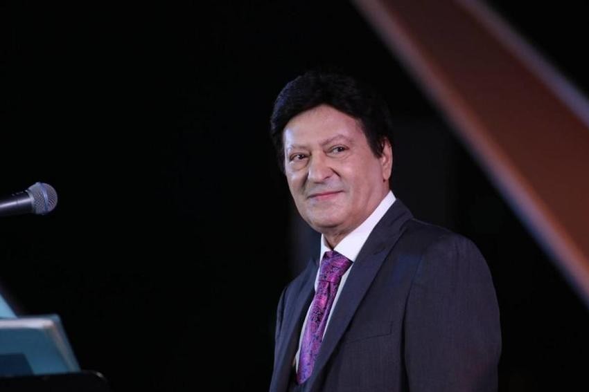 لديه مشكلة في المشي.. تفاصيل الحالة الصحية للفنان محمد الحلو