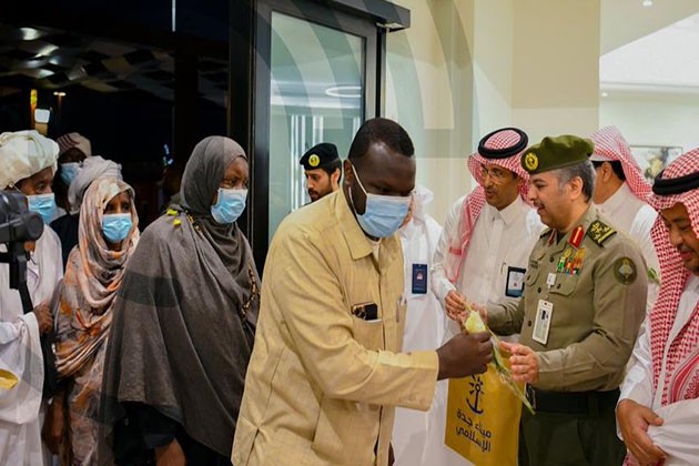 وصول أولى رحلات الحجاج القادمين بحرا من السودان إلى ميناء جدة