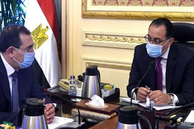 مدبولي يتابع مع وزير البترول جهود تنفيذ تكليفات السيسي