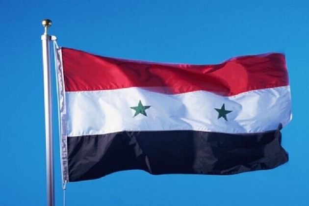 سوريا: مقتل 13 عسكريًا وجرح عدد من المواطنين في اعتداء إرهابي على حافلة ركاب بريف الرقة
