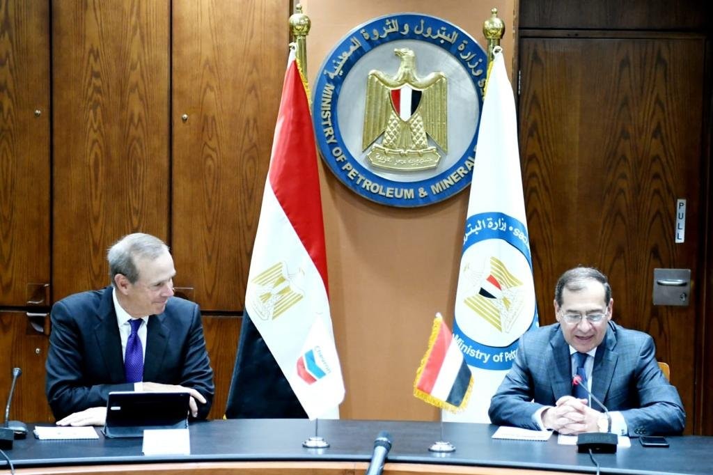 البترول: مذكرة تفاهم مع شيفرون العالمية لنقل غاز شرق المتوسط عبر مصر