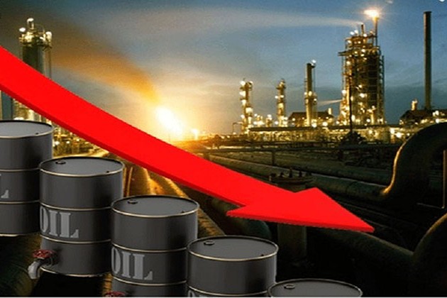 أسعار النفط تقلص من خسائرها وتهبط حوالي 3 %