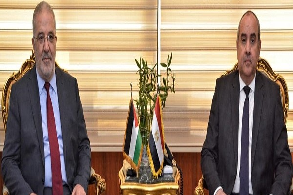 مباحثات مصرية فلسطينية لتعزيز التعاون في مجال النقل الجوي