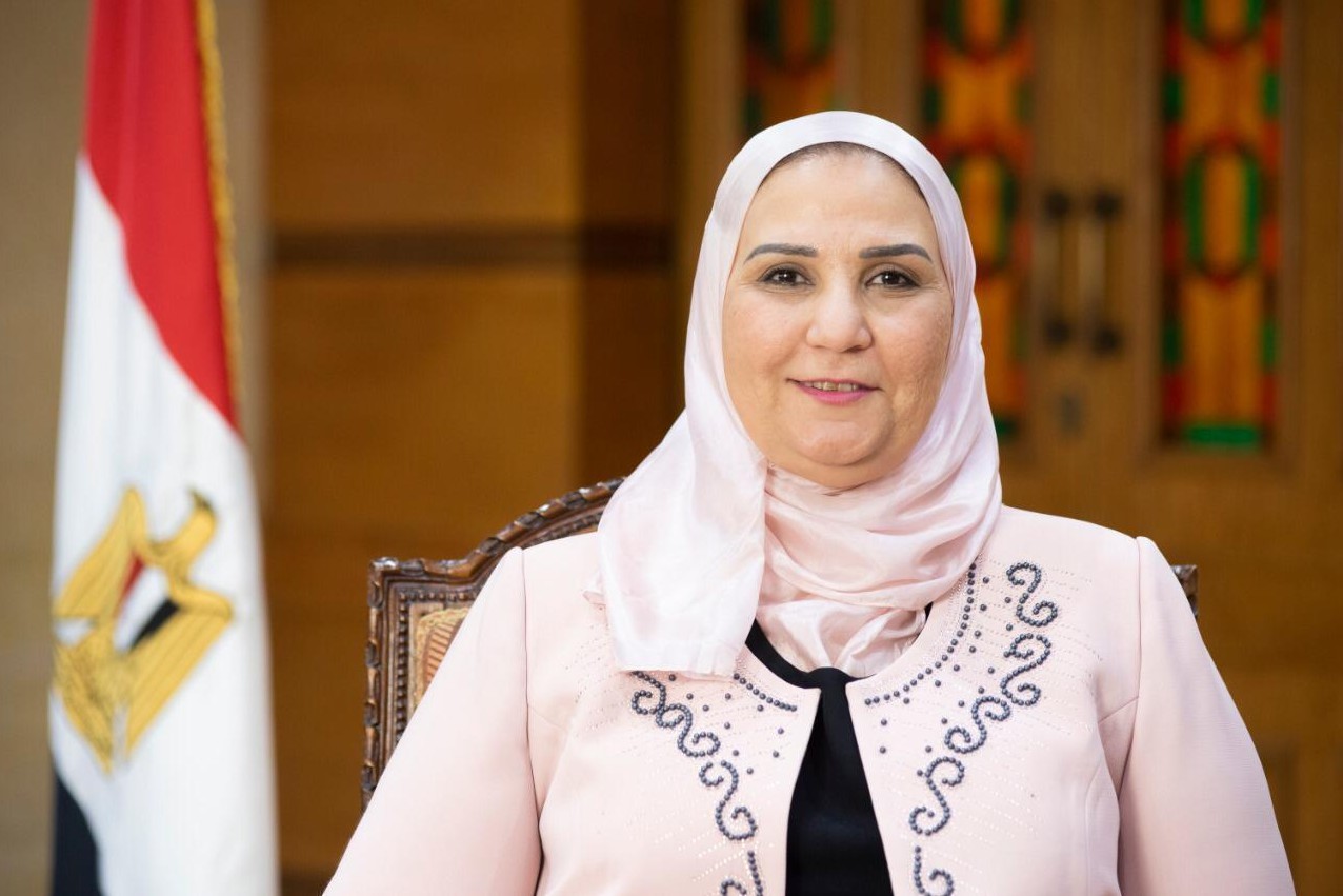 وزيرة التضامن الاجتماعي توجه فريق التدخل السريع لإنقاذ سيدة وأطفالها بلا مأوي