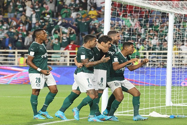 كورينثيانز يتعادل مع سانتوس.. وفلامينجو يقسو على أميريكا مينيرو بالدوري البرازيلي