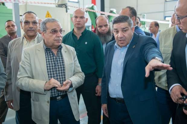 وزير الإنتاج الحربى يتفقد شركتي أبو زعبل للصناعات المتخصصة وأبو زعبل للكيماويات