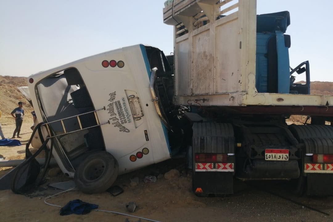 الاستعانة بقوات الحماية المدنية لاستخراج جثث ضحايا الاتوبيس المنكوب بطريق الخدمات اتجاة العين السخنة ..صور