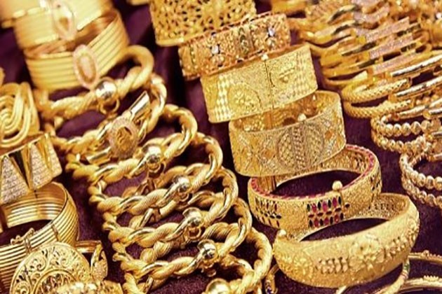 ارتفاع أسعار الذهب اليوم السبت.. وعيار 21 يسجل 992