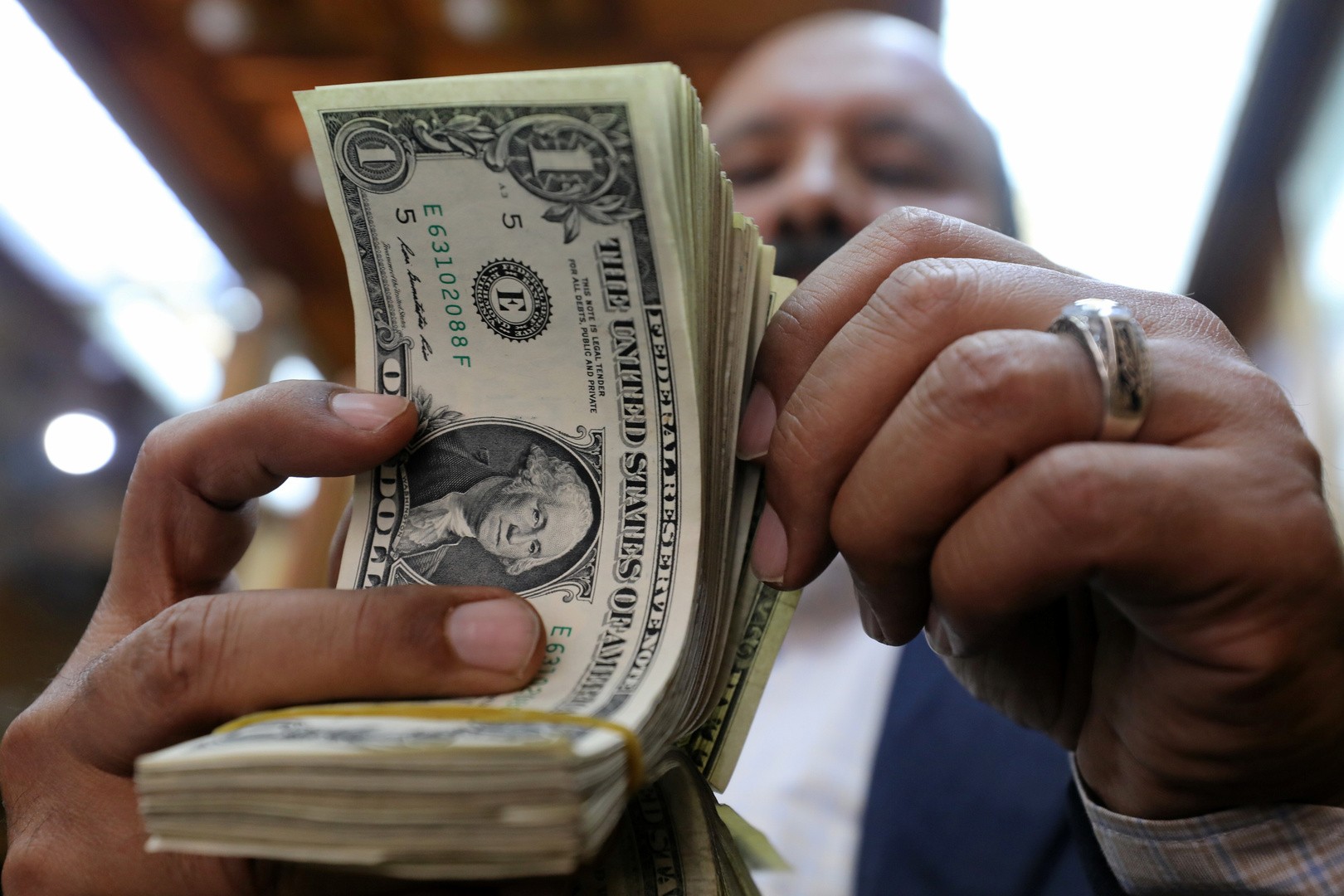 3.1 مليار دولار تحويلات المصريين العاملين بالخارج خلال شهر أبريل 2022